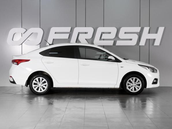Hyundai Solaris II с пробегом 2019 года, цена 1 580 000 рублей, 72309 км, седан, Автокод Объявления