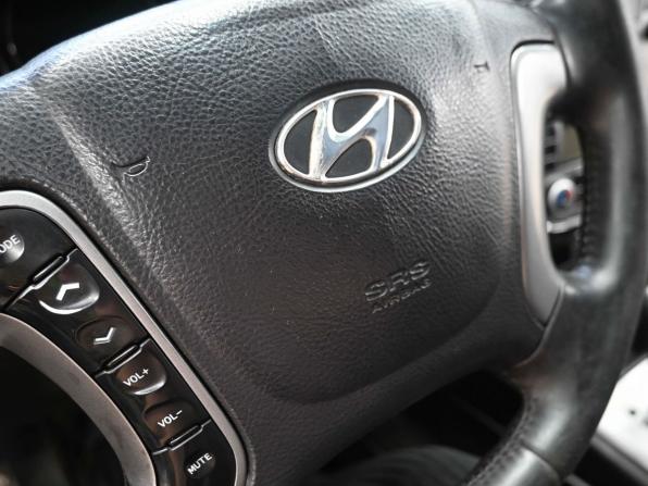 Hyundai Santa Fe II Рестайлинг с пробегом 2010 года, цена 1 319 900 рублей, 281253 км, внедорожник, Автокод Объявления