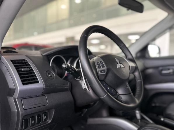 Mitsubishi Outlander II Рестайлинг с пробегом 2010 года, цена 1 245 000 рублей, 196000 км, внедорожник, Автокод Объявления