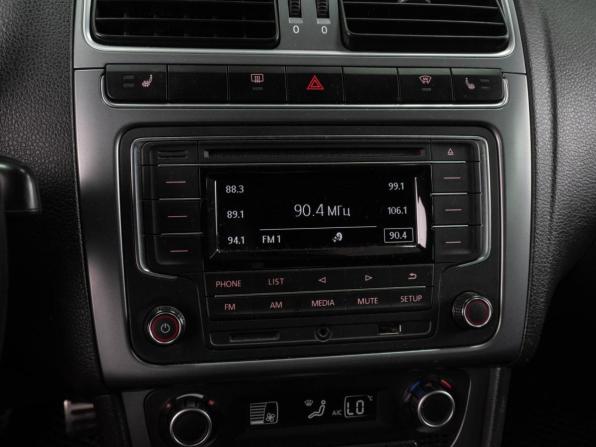 Volkswagen Polo V Рестайлинг с пробегом 2016 года, цена 1 289 000 рублей, 115989 км, седан, Автокод Объявления