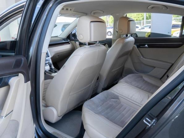 Volkswagen Passat B7 с пробегом 2012 года, цена 950 000 рублей, 282585 км, седан, Автокод Объявления