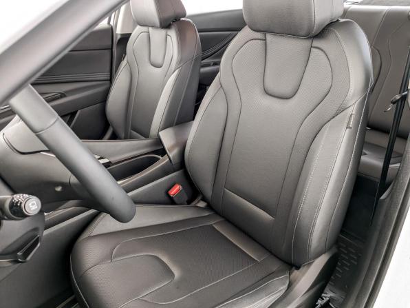 Hyundai Elantra VII (CN7) Рестайлинг с пробегом 2025 года, цена 2 470 000 рублей, 12920 км, седан, Автокод Объявления