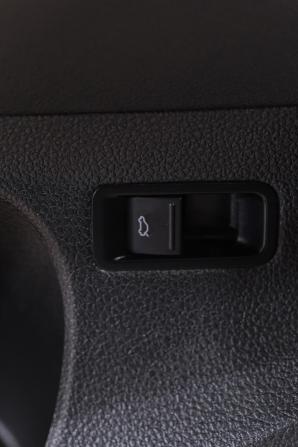 Volkswagen Polo V Рестайлинг с пробегом 2016 года, цена 1 179 000 рублей, 126800 км, седан, Автокод Объявления