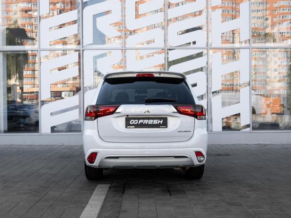 Mitsubishi Outlander III Рестайлинг 3 с пробегом 2022 года, цена 2 734 800 рублей, 26598 км, внедорожник, Автокод Объявления
