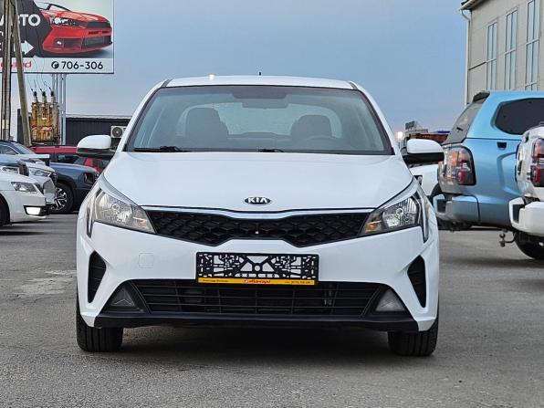 Kia Rio IV Рестайлинг с пробегом 2021 года, цена 1 369 000 рублей, 90000 км, седан, Автокод Объявления