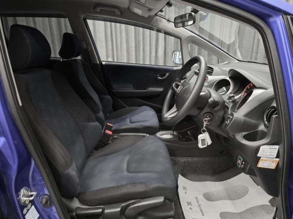 Honda Fit II с пробегом 2011 года, цена 949 000 рублей, 66000 км, хэтчбек, Автокод Объявления