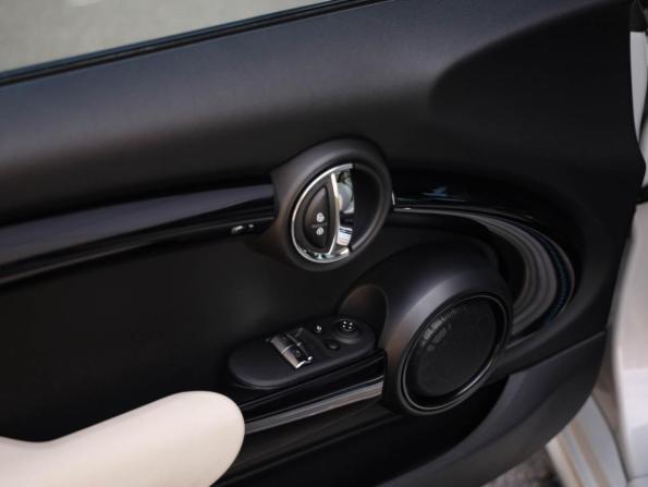 Mini Hatch III (F55/F56) Рестайлинг с пробегом 2020 года, цена 3 199 000 рублей, 51926 км, хэтчбек, Автокод Объявления