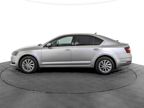 Skoda Octavia III (A7) Рестайлинг с пробегом 2019 года, цена 1 695 000 рублей, 130000 км, лифтбек, Автокод Объявления