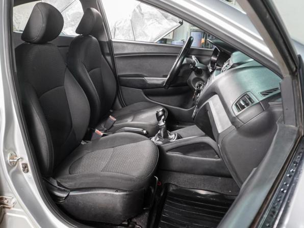 Kia Rio III Рестайлинг с пробегом 2015 года, цена 979 000 рублей, 144176 км, седан, Автокод Объявления