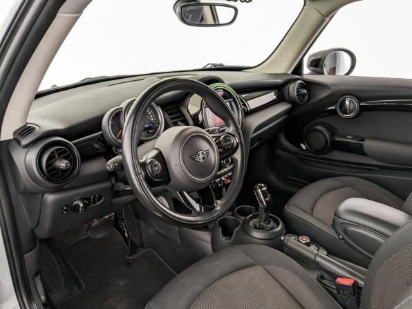 Mini Hatch III (F55/F56) Рестайлинг с пробегом 2020 года, цена 2 050 000 рублей, 94500 км, хэтчбек, Автокод Объявления