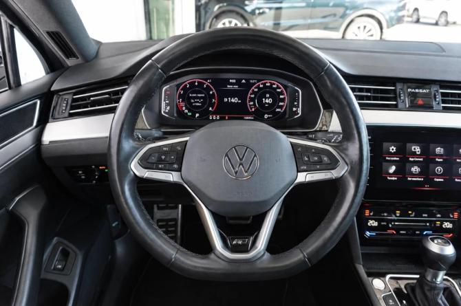 Volkswagen Passat B8 Рестайлинг с пробегом 2021 года, цена 2 180 000 рублей, 150561 км, универсал, Автокод Объявления
