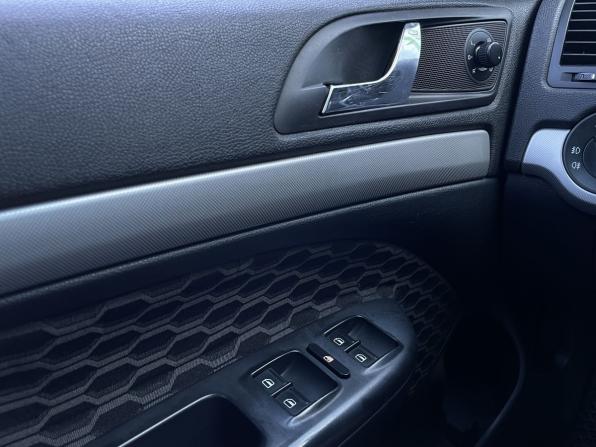 Skoda Octavia II (A5) Рестайлинг с пробегом 2011 года, цена 650 000 рублей, 211661 км, лифтбек, Автокод Объявления