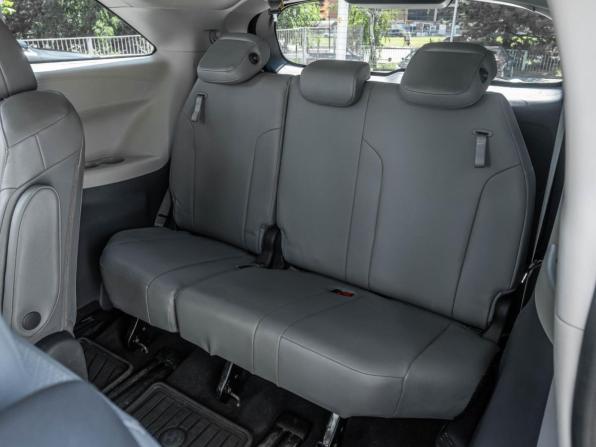 Toyota Sienna IV с пробегом 2021 года, цена 4 270 000 рублей, 91223 км, минивэн, Автокод Объявления