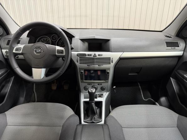 Opel Astra J Рестайлинг с пробегом 2012 года, цена 665 000 рублей, 199710 км, седан, Автокод Объявления