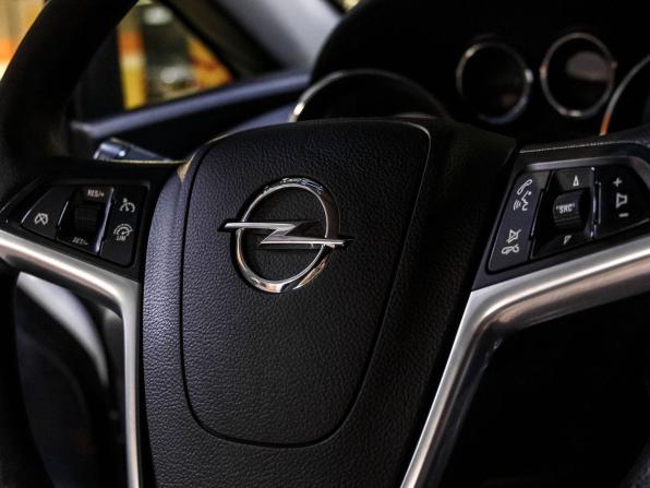 Opel Astra J Рестайлинг с пробегом 2013 года, цена 870 000 рублей, 203523 км, хэтчбек, Автокод Объявления