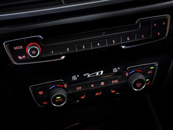 BMW X1 II (F48) Рестайлинг с пробегом 2020 года, цена 3 300 000 рублей, 11892 км, внедорожник, Автокод Объявления
