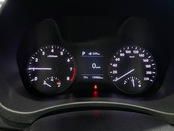 Hyundai Solaris II с пробегом 2017 года, цена 1 079 000 рублей, 139437 км, седан, Автокод Объявления