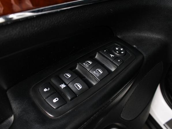 Jeep Grand Cherokee IV (WK2) с пробегом 2012 года, цена 2 089 000 рублей, 218900 км, внедорожник, Автокод Объявления