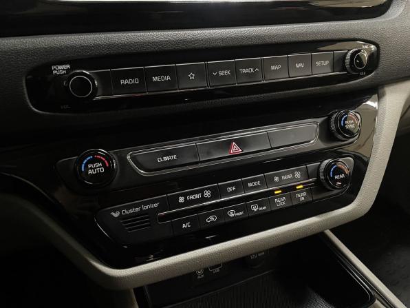 Kia Carnival III с пробегом 2018 года, цена 2 399 000 рублей, 132910 км, минивэн, Автокод Объявления