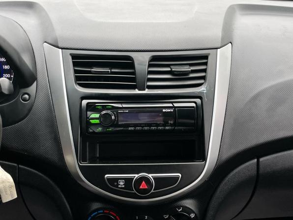 Hyundai Solaris I с пробегом 2014 года, цена 690 000 рублей, 196000 км, хэтчбек, Автокод Объявления