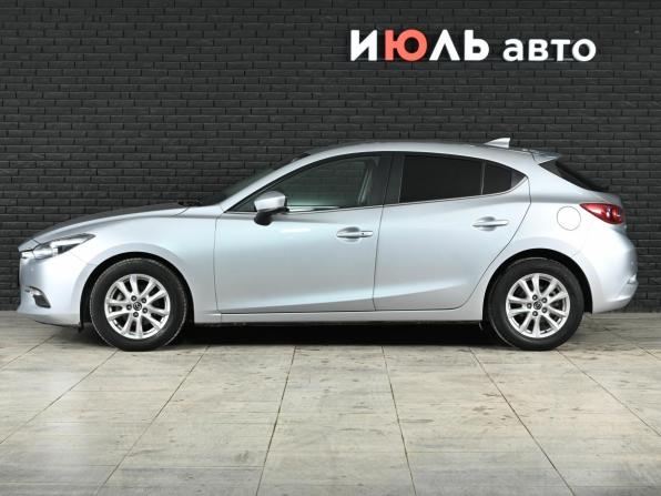 Mazda Axela III Рестайлинг с пробегом 2017 года, цена 1 365 000 рублей, 181436 км, хэтчбек, Автокод Объявления