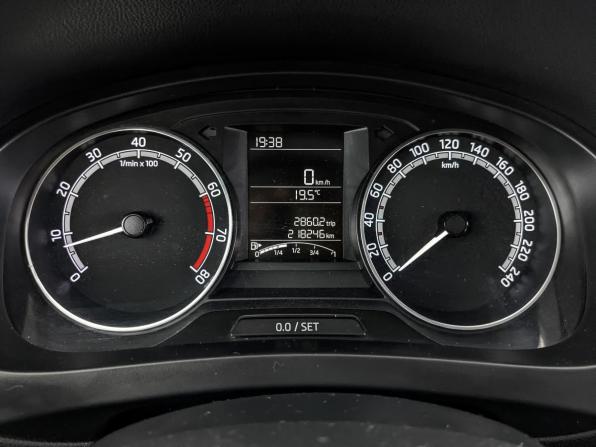 Skoda Rapid I Рестайлинг с пробегом 2019 года, цена 780 000 рублей, 218244 км, лифтбек, Автокод Объявления