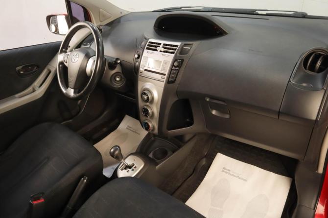 Toyota Yaris II с пробегом 2007 года, цена 649 000 рублей, 133330 км, хэтчбек, Автокод Объявления