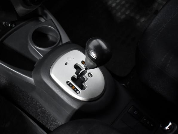 Toyota Yaris II с пробегом 2007 года, цена 439 000 рублей, 177000 км, хэтчбек, Автокод Объявления