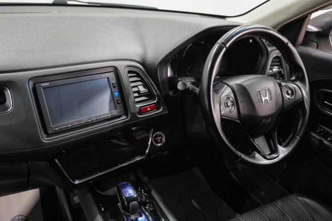 Honda Vezel I с пробегом 2015 года, цена 1 499 000 рублей, 61000 км, внедорожник, Автокод Объявления