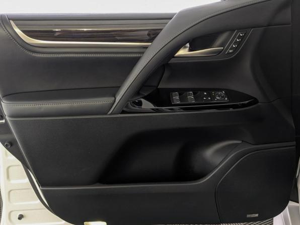 Lexus LX III Рестайлинг 2 с пробегом 2019 года, цена 9 115 000 рублей, 94649 км, внедорожник, Автокод Объявления