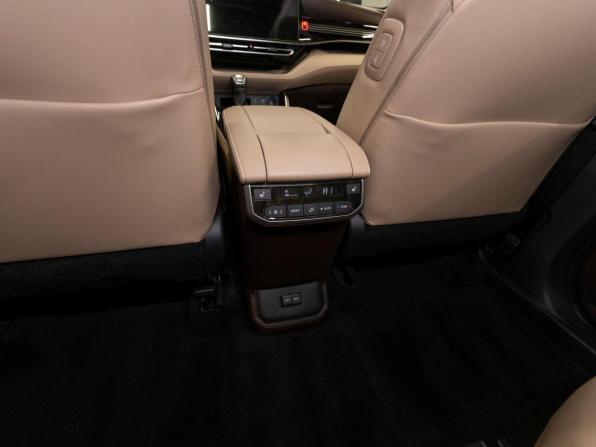 Toyota Highlander IV (XU70) с пробегом 2026 года, цена 5 900 000 рублей, 40 км, внедорожник, Автокод Объявления