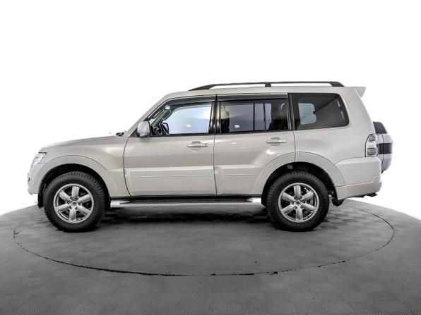 Mitsubishi Pajero IV Рестайлинг 2 с пробегом 2017 года, цена 3 050 000 рублей, 106953 км, внедорожник, Автокод Объявления