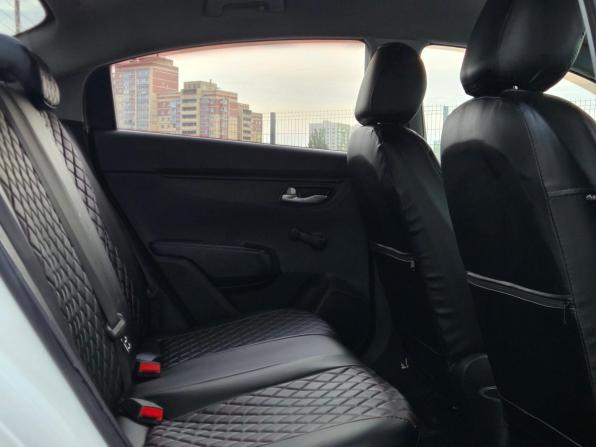 Kia Rio IV Рестайлинг с пробегом 2021 года, цена 1 369 000 рублей, 90000 км, седан, Автокод Объявления