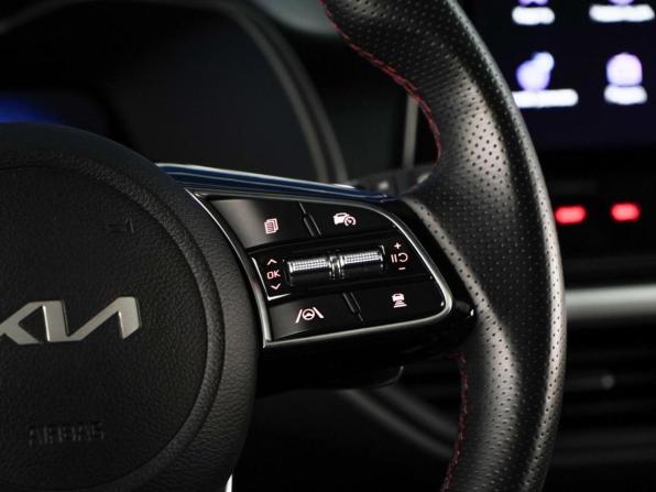 Kia K3 II Рестайлинг с пробегом 2022 года, цена 2 977 077 рублей, 41011 км, хэтчбек, Автокод Объявления
