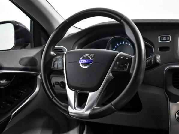 Volvo V40 Cross Country I Рестайлинг с пробегом 2016 года, цена 1 329 000 рублей, 162313 км, хэтчбек, Автокод Объявления