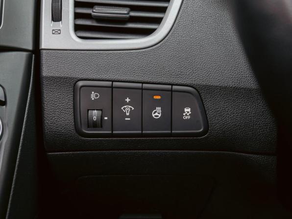 Hyundai Elantra VI (AD) с пробегом 2015 года, цена 1 325 000 рублей, 160129 км, седан, Автокод Объявления