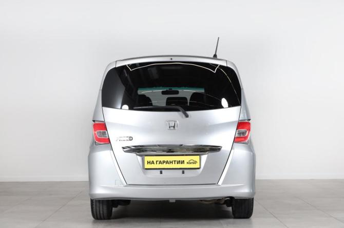 Honda Freed I Рестайлинг 2 с пробегом 2015 года, цена 1 099 000 рублей, 148000 км, компактвэн, Автокод Объявления