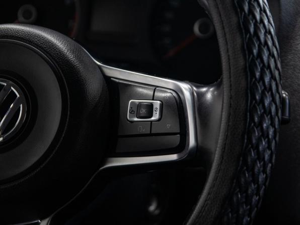 Volkswagen Polo V Рестайлинг с пробегом 2019 года, цена 1 238 000 рублей, 100200 км, седан, Автокод Объявления