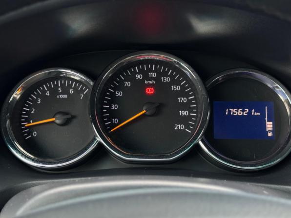 Renault Logan II с пробегом 2016 года, цена 645 000 рублей, 175621 км, седан, Автокод Объявления