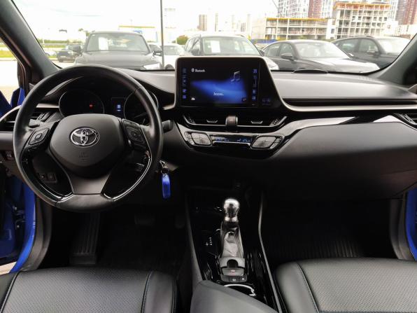 Toyota C-HR I с пробегом 2018 года, цена 2 500 000 рублей, 61000 км, внедорожник, Автокод Объявления