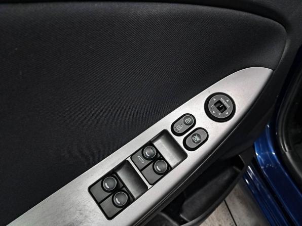 Hyundai Solaris I Рестайлинг с пробегом 2015 года, цена 755 000 рублей, 218000 км, хэтчбек, Автокод Объявления