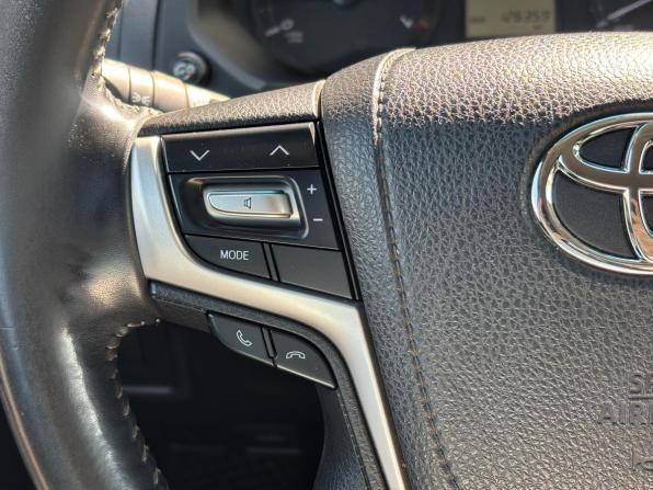 Toyota Land Cruiser Prado 150 Series Рестайлинг 2 с пробегом 2018 года, цена 3 990 000 рублей, 126000 км, внедорожник, Автокод Объявления