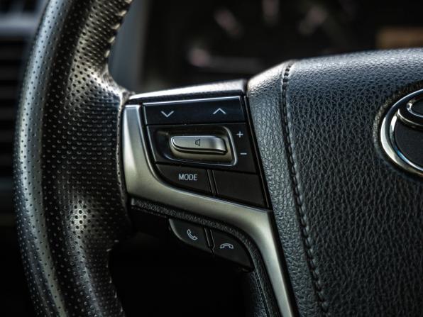 Toyota Land Cruiser Prado 150 Series Рестайлинг 2 с пробегом 2019 года, цена 4 498 000 рублей, 151033 км, внедорожник, Автокод Объявления