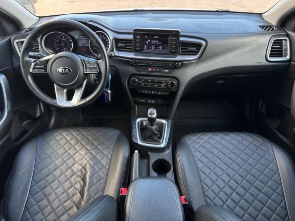 Kia Ceed III с пробегом 2019 года, цена 1 700 000 рублей, 73215 км, универсал, Автокод Объявления