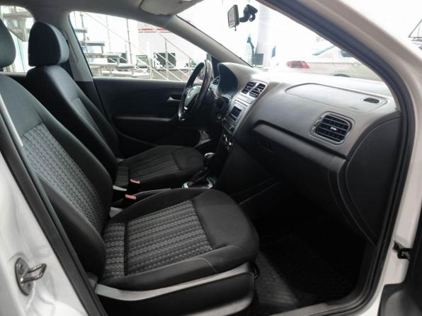 Volkswagen Polo V Рестайлинг с пробегом 2019 года, цена 1 099 000 рублей, 144071 км, седан, Автокод Объявления