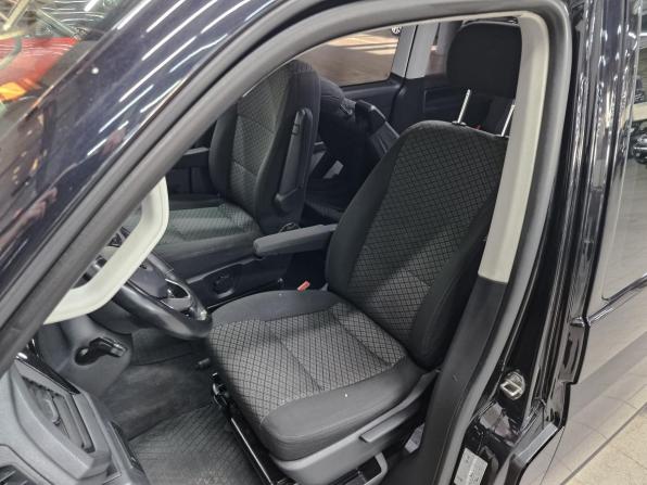 Volkswagen Multivan T6 Рестайлинг с пробегом 2020 года, цена 4 690 000 рублей, 156022 км, минивэн, Автокод Объявления
