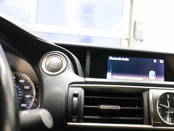 Lexus IS III Рестайлинг с пробегом 2019 года, цена 2 599 000 рублей, 129259 км, седан, Автокод Объявления