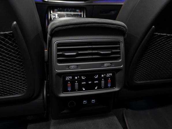 Audi RS Q8 I с пробегом 2021 года, цена 10 750 000 рублей, 82720 км, внедорожник, Автокод Объявления