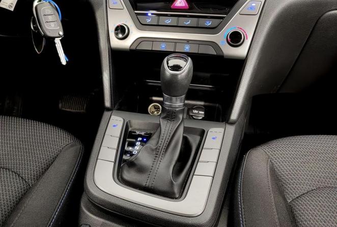Hyundai Elantra VI (AD) с пробегом 2017 года, цена 1 650 000 рублей, 53100 км, седан, Автокод Объявления