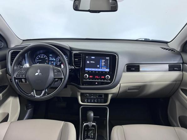 Mitsubishi Outlander III Рестайлинг 3 с пробегом 2020 года, цена 2 620 000 рублей, 63613 км, внедорожник, Автокод Объявления